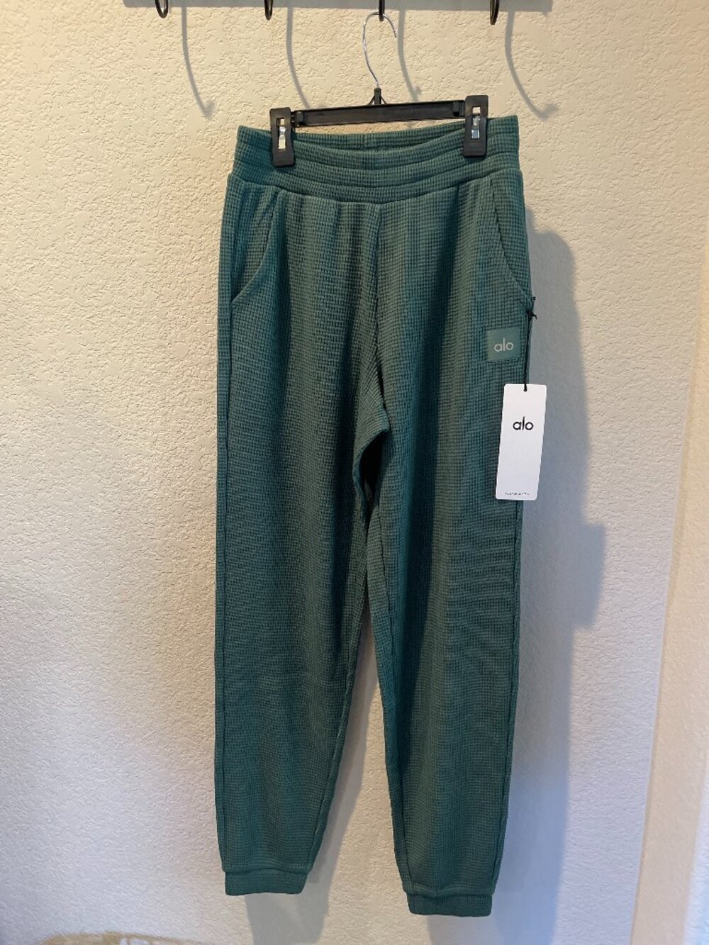 ALO Waffle Weekend Escape Jogger - Winter Ivy - XS **NWT**